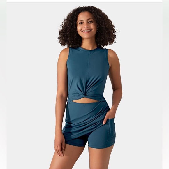 Halara IN MY FEELS Everyday Dress with matching short - Picture 3 of 11